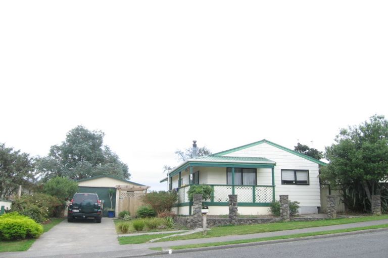Photo of property in 9 Mount Marua Drive, Timberlea, Upper Hutt, 5018