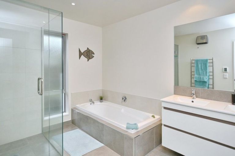 Photo of property in 14 Kempton Place, Rangiora, 7400