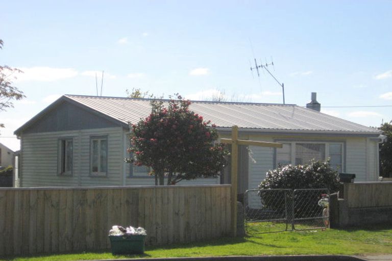 Photo of property in 12 Miro Place, Edgecumbe, 3120