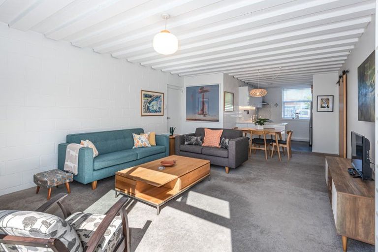 Photo of property in 1/107 Holly Road, St Albans, Christchurch, 8014