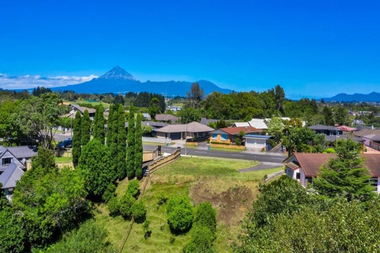 Photo of property in 79 Branch Road, Highlands Park, New Plymouth, 4312