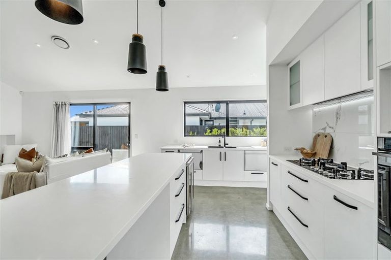 Photo of property in 16 William Deans Drive, Prebbleton, 7604