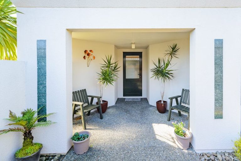 Photo of property in 39 Logan Way, Kelvin Grove, Palmerston North, 4414