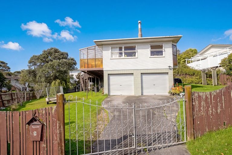 Photo of property in 5 Edgewood Way, Henderson, Auckland, 0612