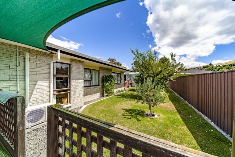 Photo of property in 32 O'dowd Road, Taradale, Napier, 4112