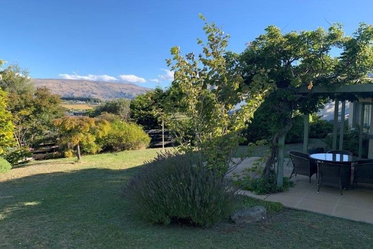 Photo of property in 50 Rata Street, Wanaka, 9305