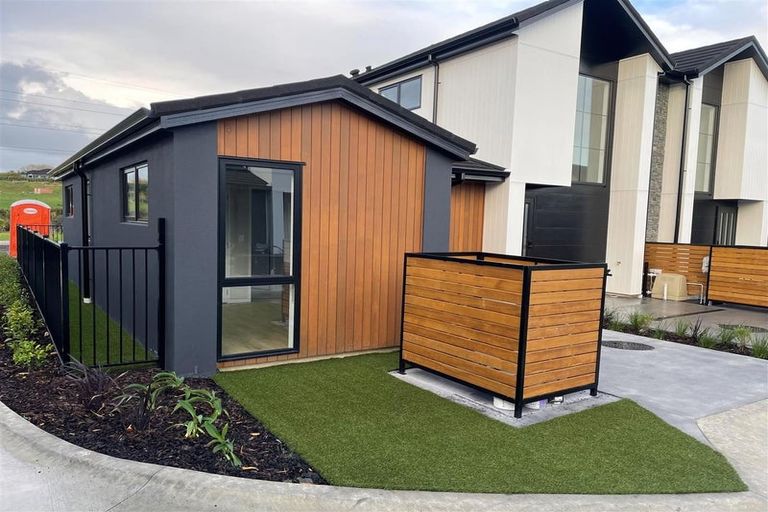 Photo of property in 20 Honowai Street, Kumeu, 0810