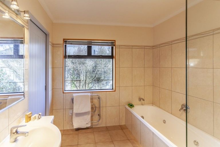 Photo of property in 9 Jervois Road, Jervoistown, Napier, 4112