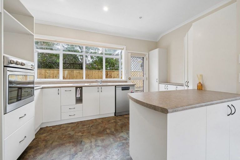 Photo of property in 6 Station Road, Khandallah, Wellington, 6035