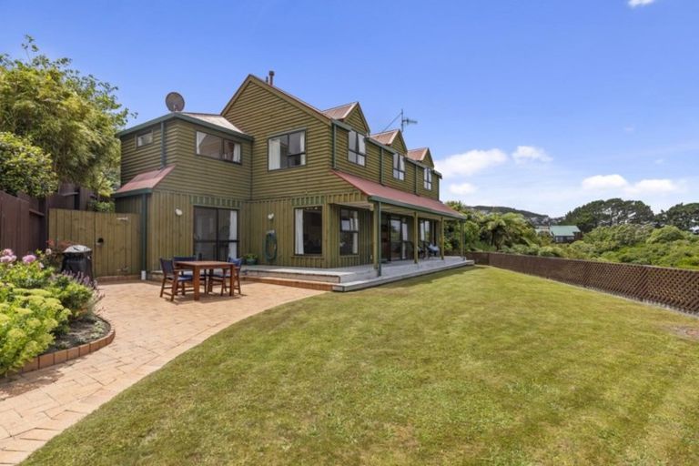 Photo of property in 14 Stanhope Grove, Korokoro, Lower Hutt, 5012