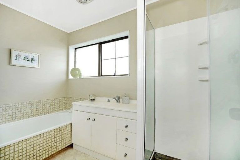 Photo of property in 1/37 Rangitoto Terrace, Milford, Auckland, 0620