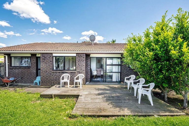 Photo of property in 52 Aviemore Drive, Highland Park, Auckland, 2010