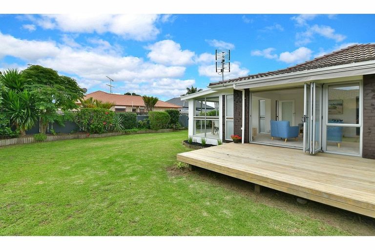 Photo of property in 2/36 Centreway Road, Orewa, 0931