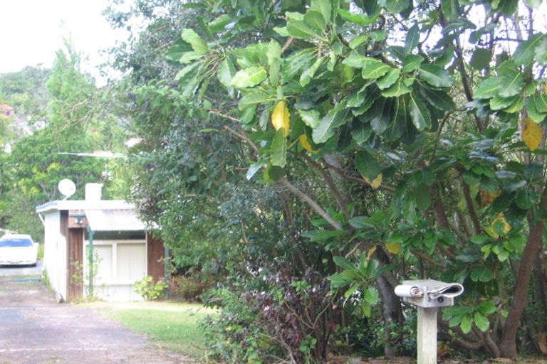 Photo of property in 8 Wyoming Avenue, Murrays Bay, Auckland, 0630