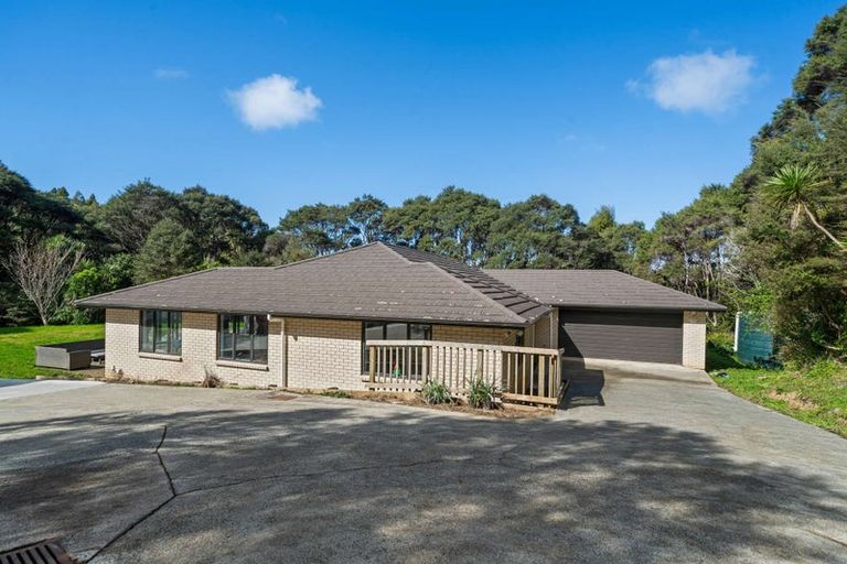 Photo of property in 296 Forest Hill Road, Waiatarua, Auckland, 0612
