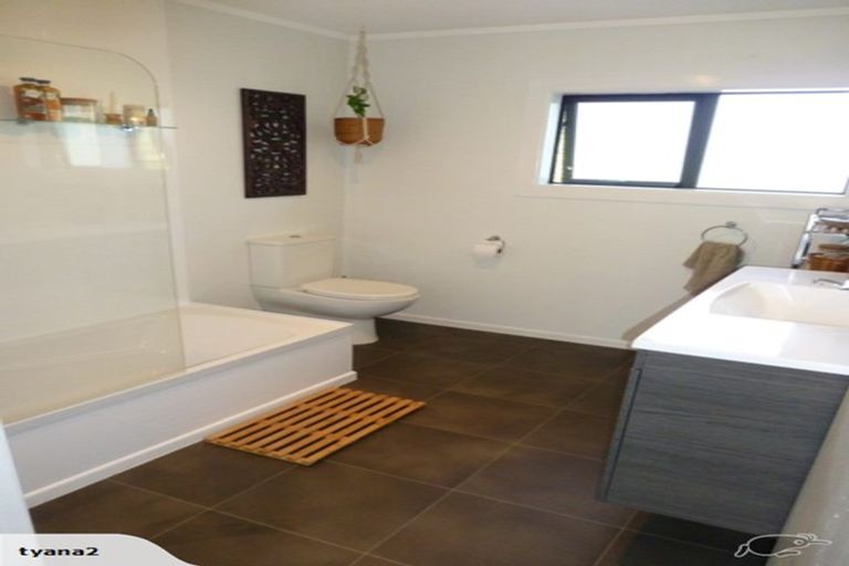 Photo of property in 40 Waianiwa Place, Tokoroa, 3420