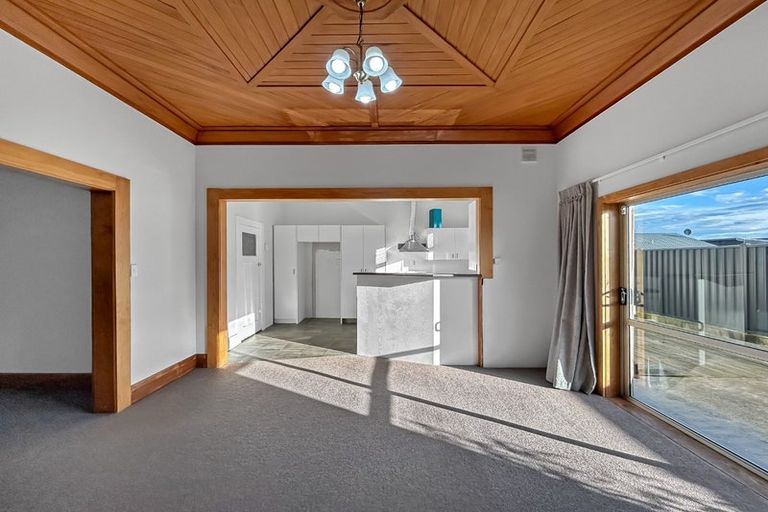 Photo of property in 24 Park Street, Winton, 9720