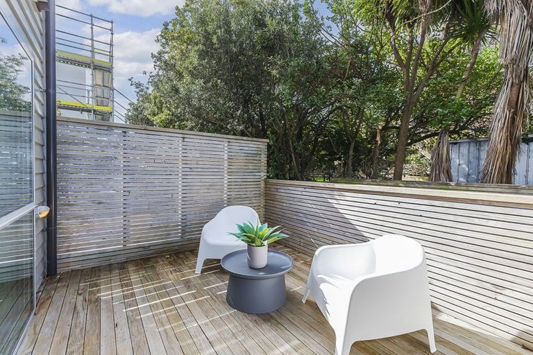 Photo of property in 1/123 The Parade, Island Bay, Wellington, 6023