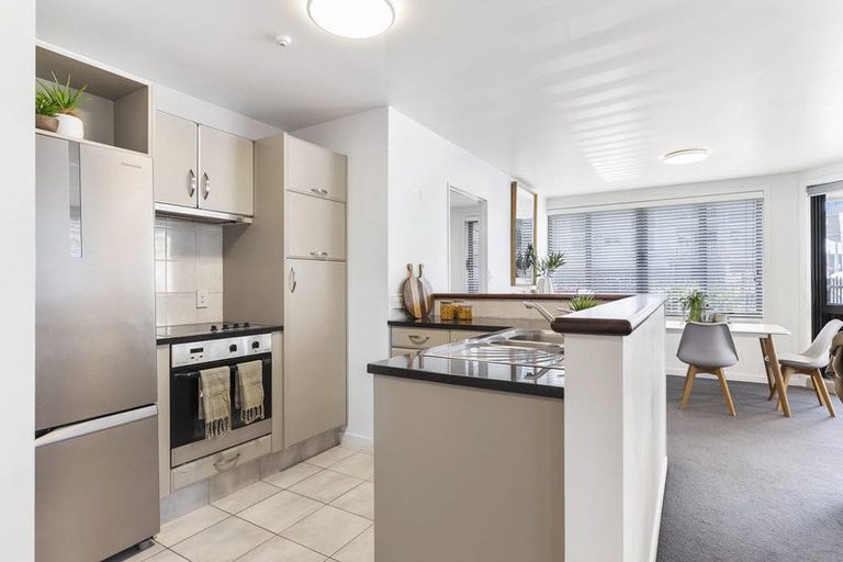 Photo of property in Anchorage Apartments, 104/36 Victoria Road, Mount Maunganui, 3116