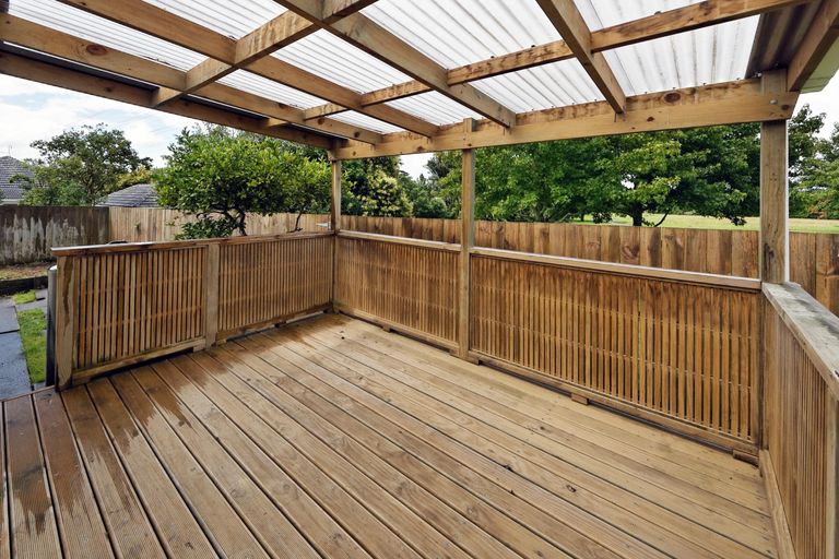 Photo of property in 1/81a Flanshaw Road, Te Atatu South, Auckland, 0610