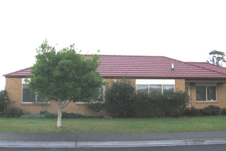 Photo of property in 12 Craiburn Street, Ranui, Auckland, 0612