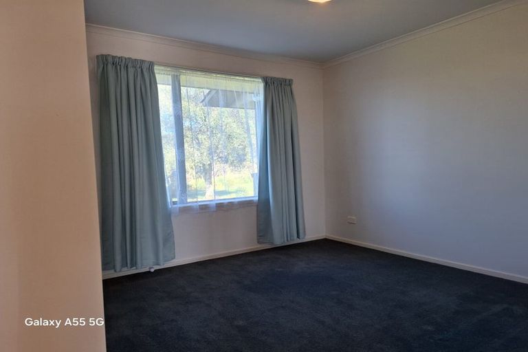 Photo of property in 469 Waitakere Road, Taupaki, Henderson, 0782