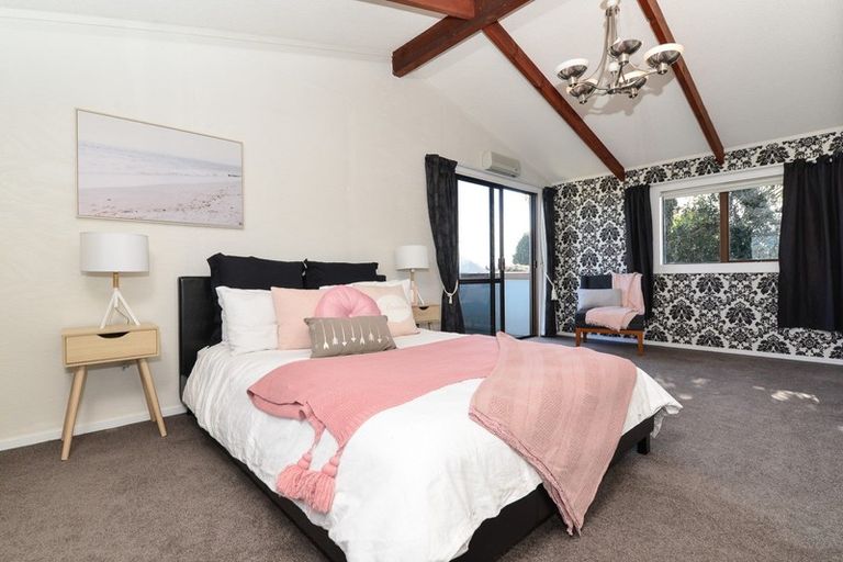 Photo of property in 9b Beadle Place, St Andrews, Hamilton, 3200