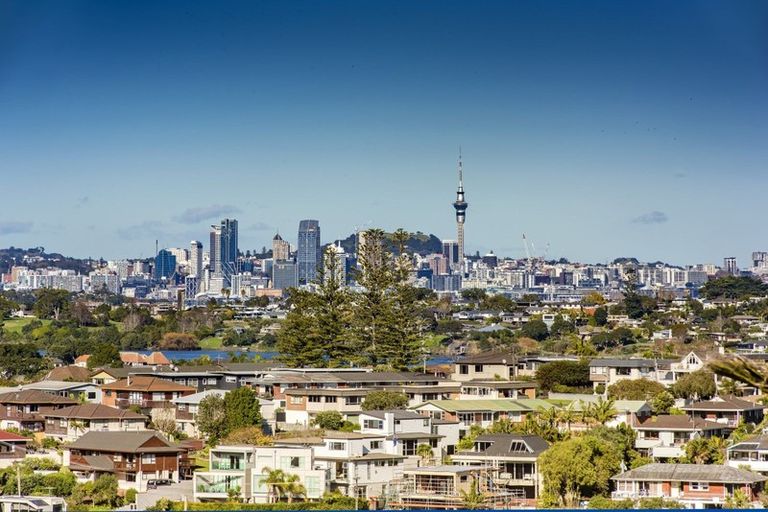 Photo of property in 62 Seaview Road, Castor Bay, Auckland, 0620