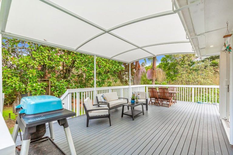 Photo of property in 59 Weatherly Road, Torbay, Auckland, 0630