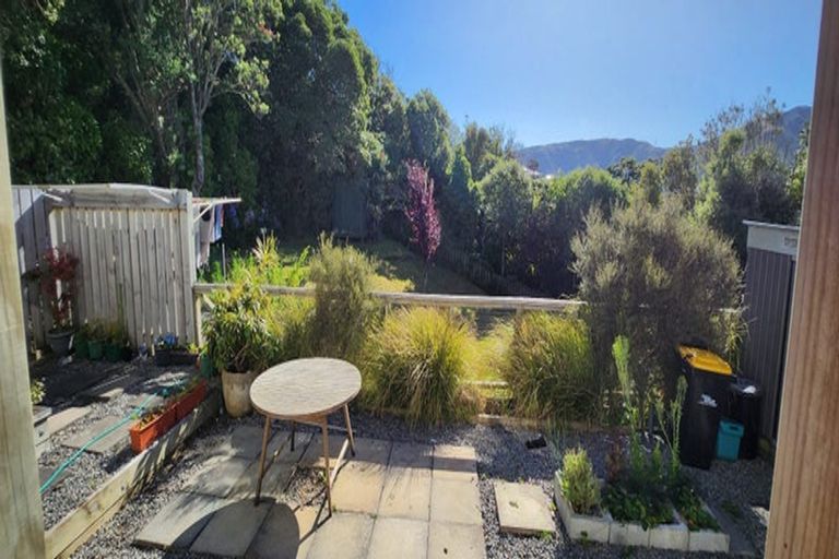 Photo of property in 9 Bankot Crescent, Ngaio, Wellington, 6035