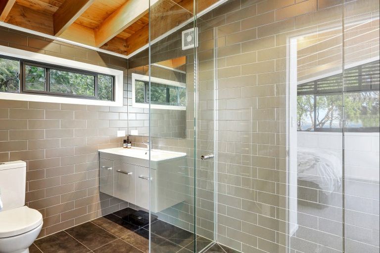 Photo of property in 7 Kyle Street, Leigh, 0985