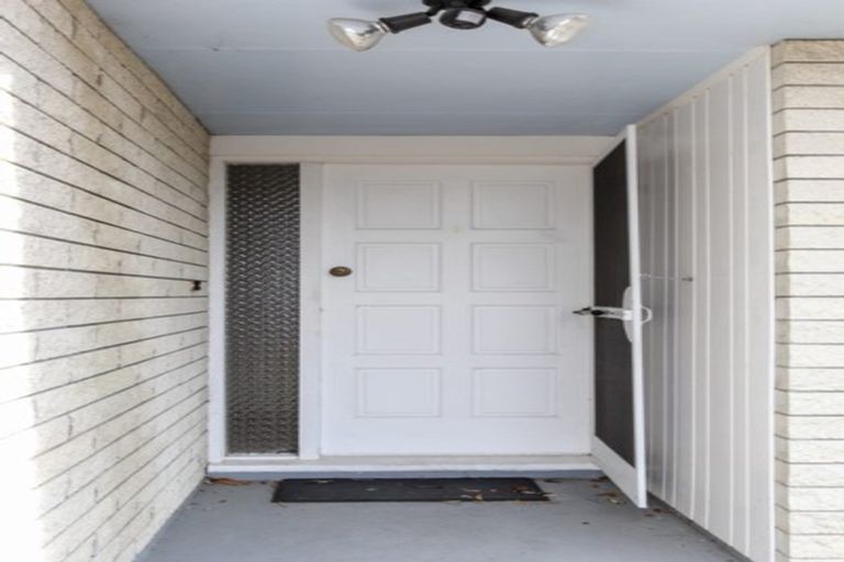 Photo of property in 1/4 Calvert Road, Moturoa, New Plymouth, 4310