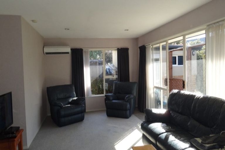 Photo of property in 1 Middlepark Road, Sockburn, Christchurch, 8042