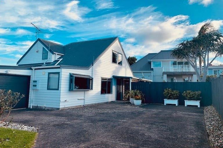 Photo of property in 2/22 Seine Road, Forrest Hill, Auckland, 0620