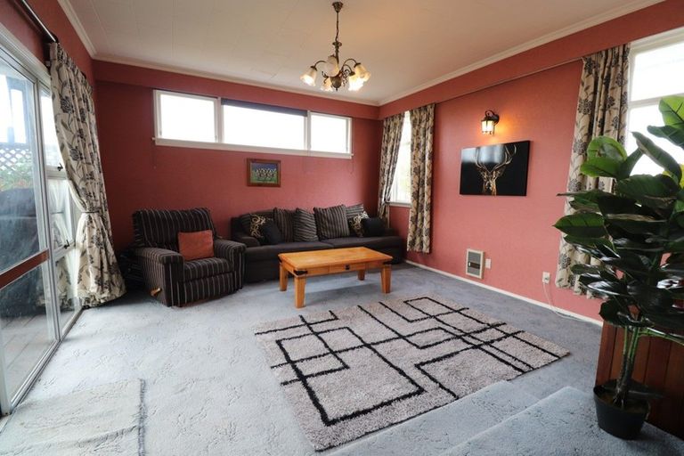 Photo of property in 19 Lake Road, Longbush, Invercargill, 9871