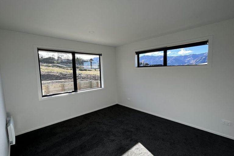 Photo of property in 37 Tomtit Crescent, Lake Hawea, 9382
