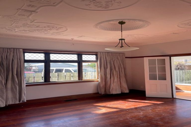 Photo of property in 16 Kensington Avenue, Petone, Lower Hutt, 5012