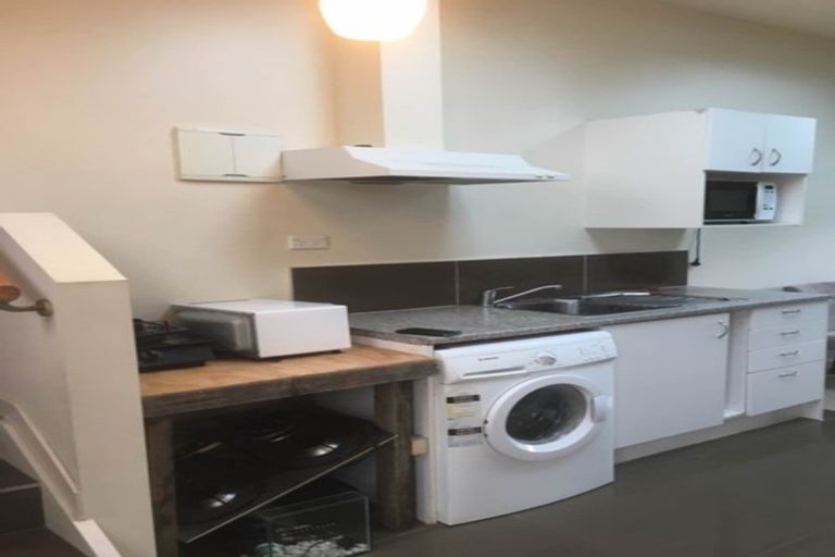 Photo of property in 8 Keldale Place, Forrest Hill, Auckland, 0620