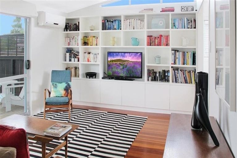 Photo of property in 38 Wellesley Road, Mangere Bridge, Auckland, 2022