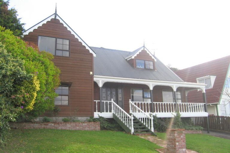 Photo of property in 3 Stanhope Grove, Korokoro, Lower Hutt, 5012