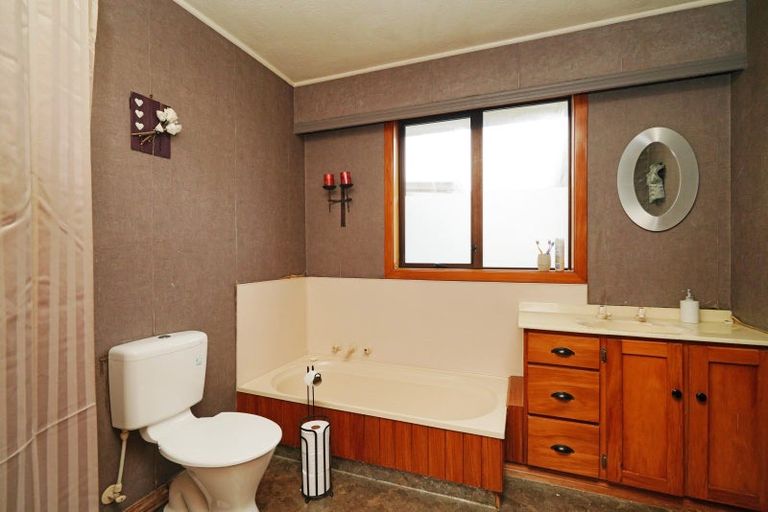 Photo of property in 65 Inglewood Road, Hawthorndale, Invercargill, 9810