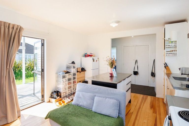 Photo of property in 10 Princess Street, Marton, 4710