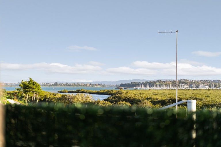Photo of property in 13/10 Ngaroma House Drive, Hobsonville, Auckland, 0616