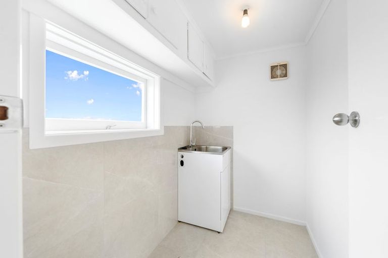 Photo of property in 17a Gulf Crest, Bucklands Beach, Auckland, 2012