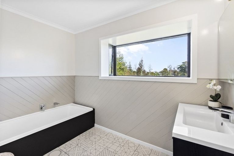 Photo of property in 65 Hooker Avenue, Chedworth, Hamilton, 3210