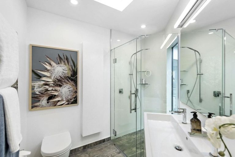 Photo of property in 38 Takahe Road, Titirangi, Auckland, 0604