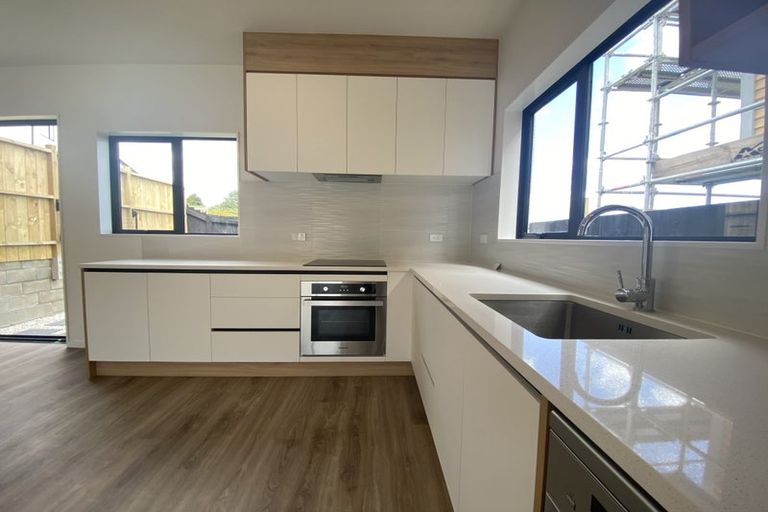 Photo of property in 46b Crestview Rise, Papakura, 2110