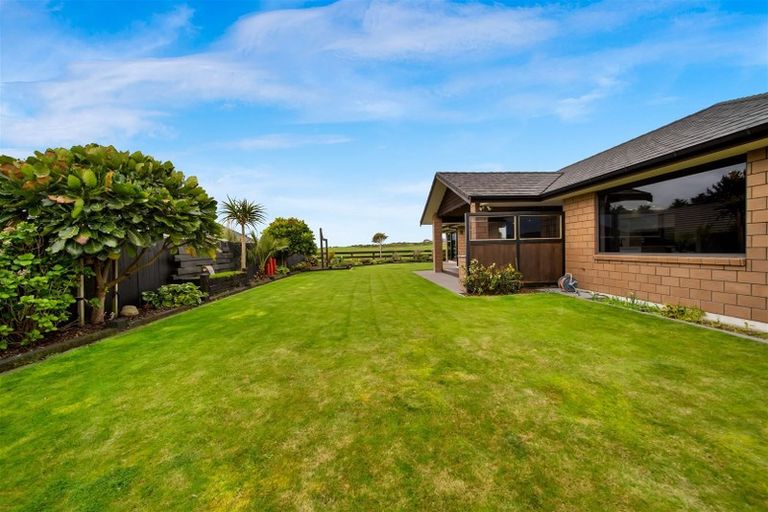 Photo of property in 15 Wentworth Lane, Waiwhakaiho, New Plymouth, 4312