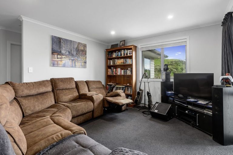 Photo of property in 142 Ballintoy Park Drive, Welcome Bay, Tauranga, 3175