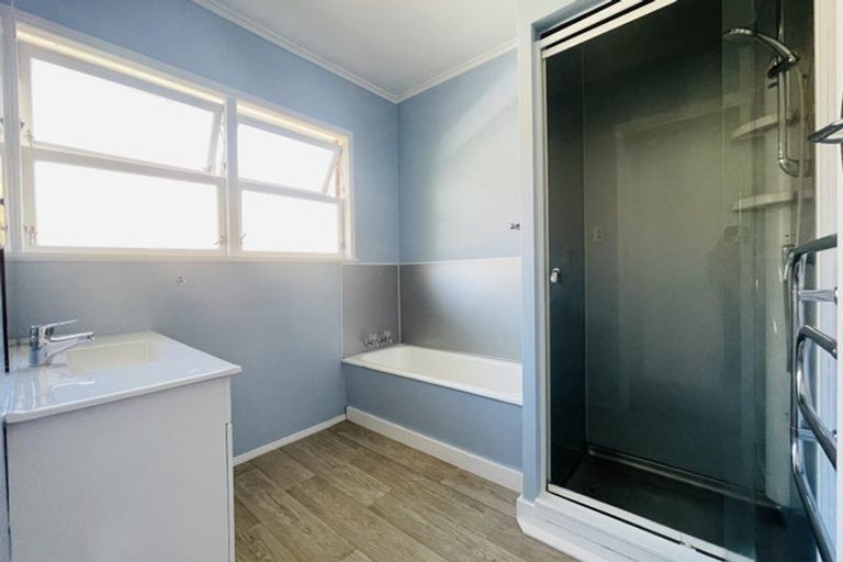 Photo of property in 11 Riverlea Avenue, Pakuranga, Auckland, 2010